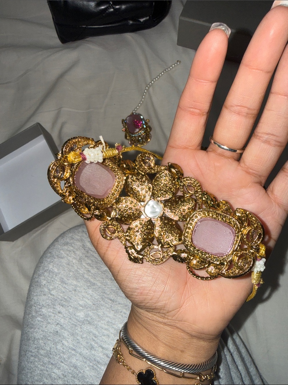 Jewelry - Picture 3 of 4
